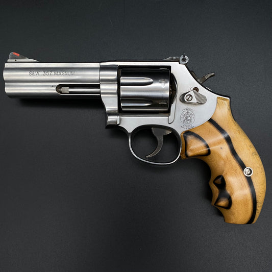 S&W 686 With Badger Black & White Ebony Full Grip
